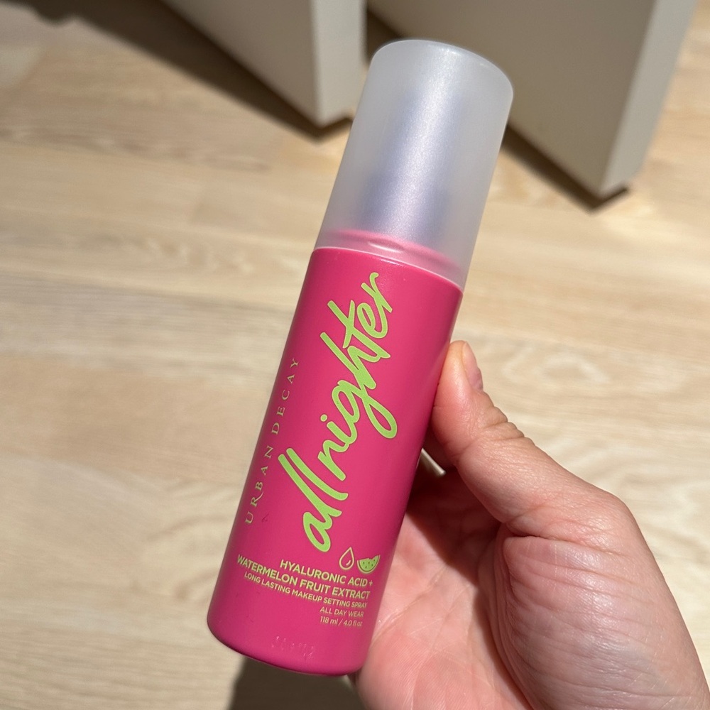 Urban Decay All Nighter Spray with Watermelon Extract + Hyaluronic Acid